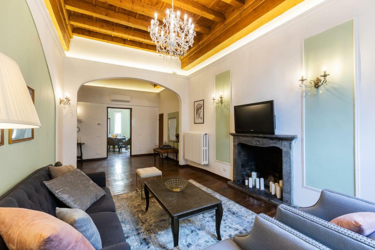 Historic Center Palace - Huge 4 Bedrooms Santa Croce Apartment - By Likehome佛罗伦萨 外观 照片