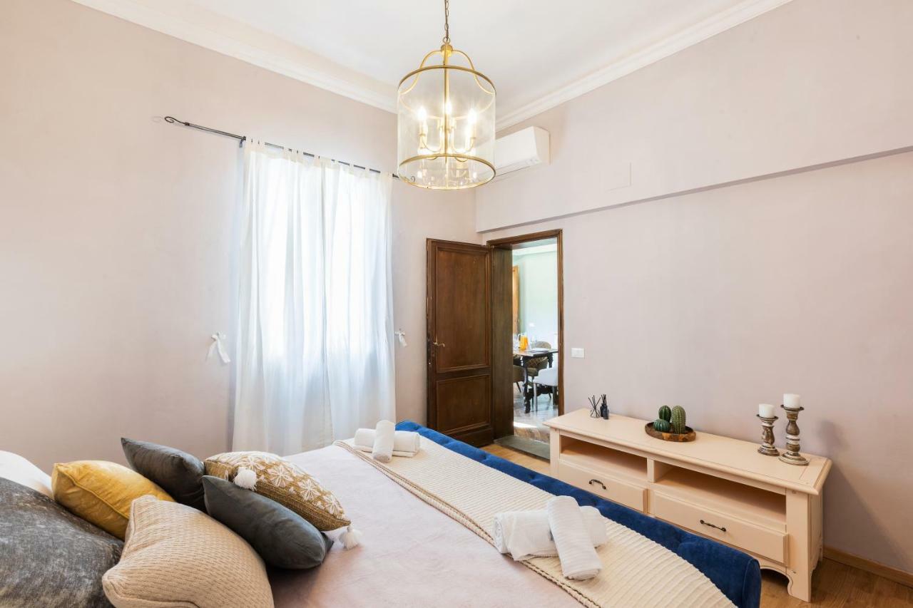 Historic Center Palace - Huge 4 Bedrooms Santa Croce Apartment - By Likehome佛罗伦萨 外观 照片