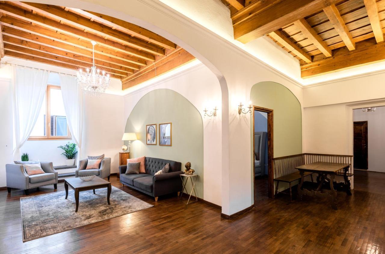 Historic Center Palace - Huge 4 Bedrooms Santa Croce Apartment - By Likehome佛罗伦萨 外观 照片
