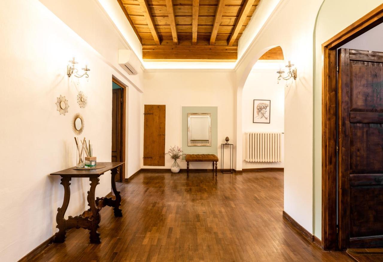 Historic Center Palace - Huge 4 Bedrooms Santa Croce Apartment - By Likehome佛罗伦萨 外观 照片